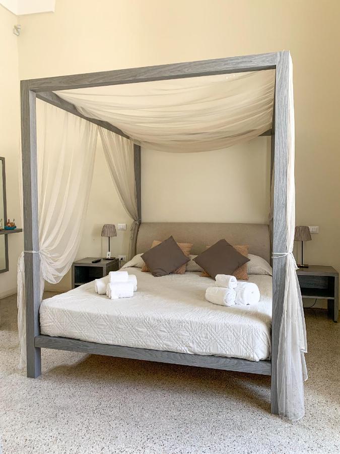 4 Balconi Rooms-Boutique B&B Lecce Exterior photo