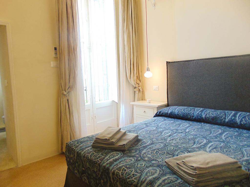 4 Balconi Rooms-Boutique B&B Lecce Room photo
