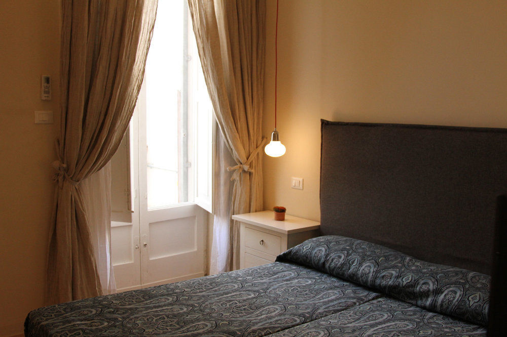 4 Balconi Rooms-Boutique B&B Lecce Exterior photo