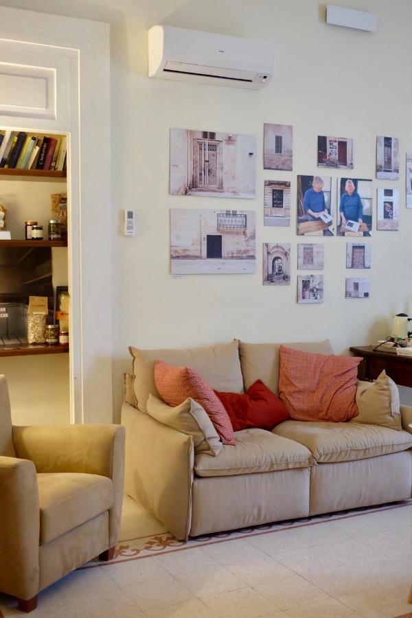 4 Balconi Rooms-Boutique B&B Lecce Exterior photo